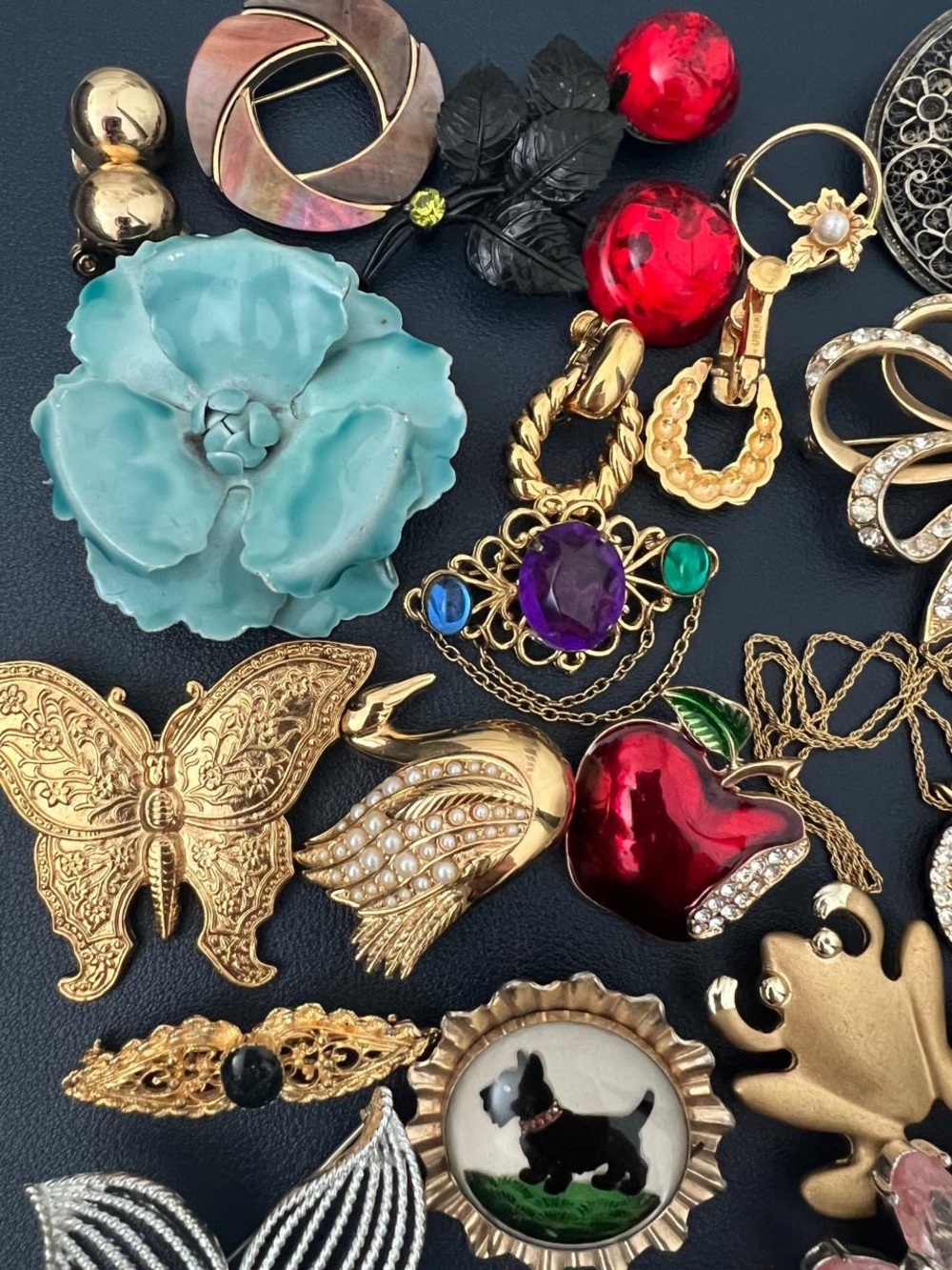Vintage to Modern Brooches Earrings and Necklace Lot Bundle Set Some Signed - Picture 5 of 6
